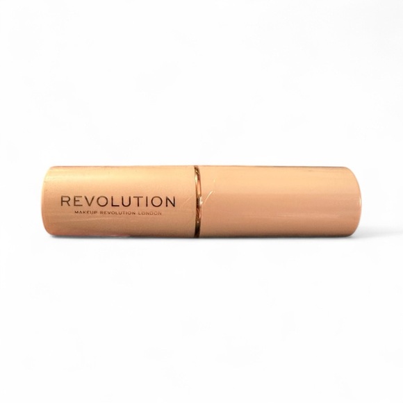 Makeup Revolution Concealer in color F4 - Picture 1 of 4